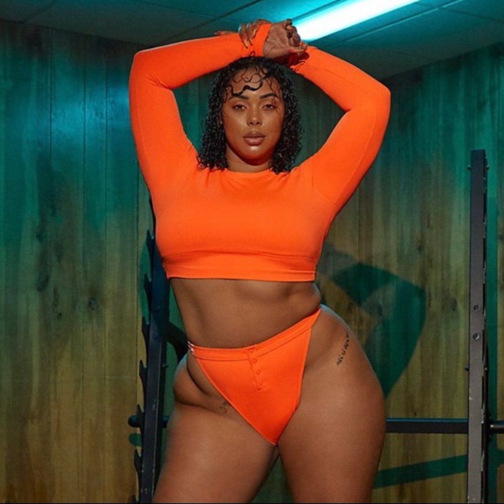 NWT Ivy Park’s FLEX Collection: Solar Orange 1X